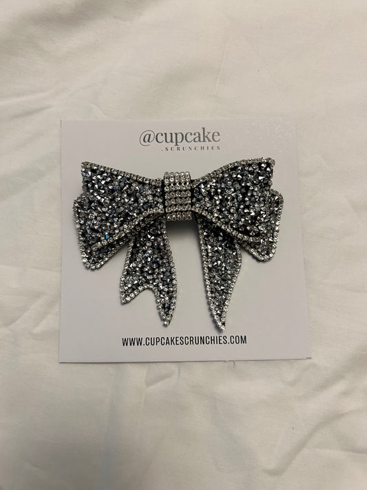 Silver bow clip